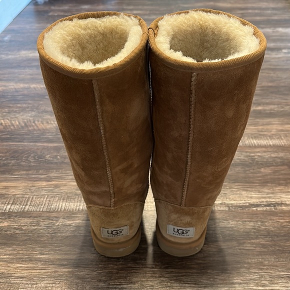 Ugg Classic Tall II Boot, women’s 9 - Picture 3 of 4